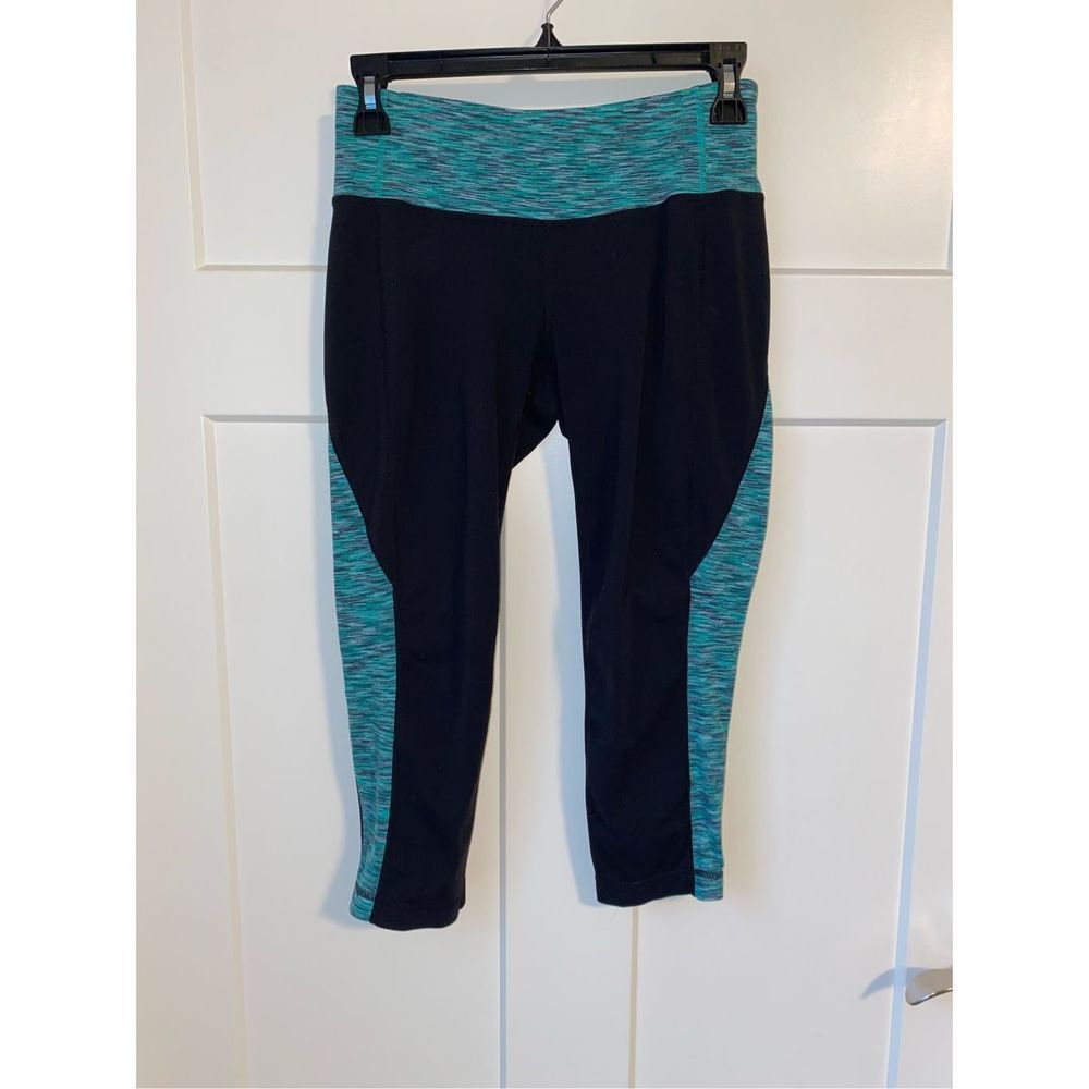 Athleta Black & Teal Capri
